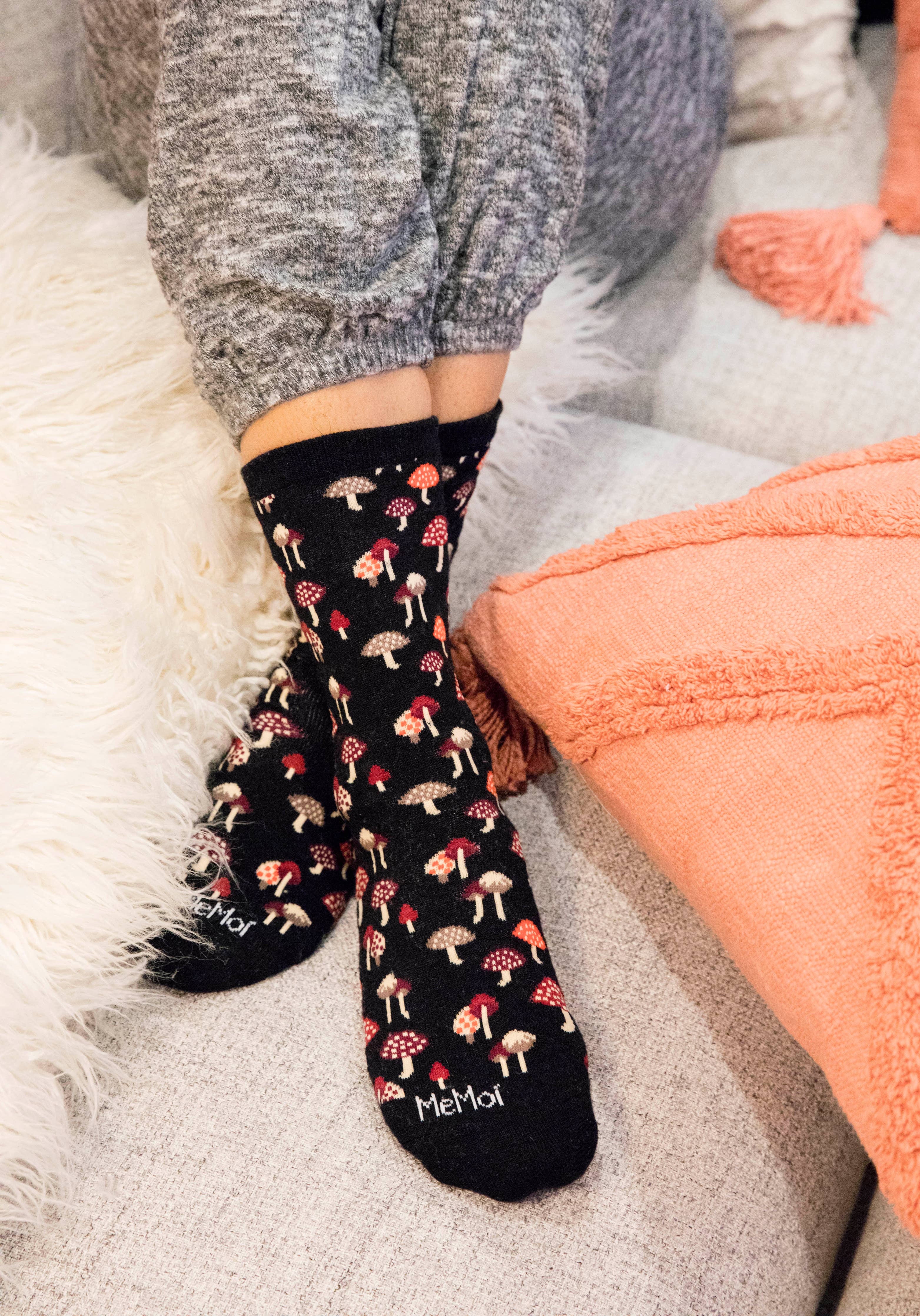 Mushroom Field Bamboo Blend Crew Sock: Hemp Heather / 9-11